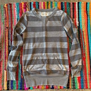 BILLABONG grey striped sweatshirt. sz M